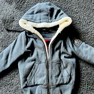 Moose knuckles classic bunny sweater